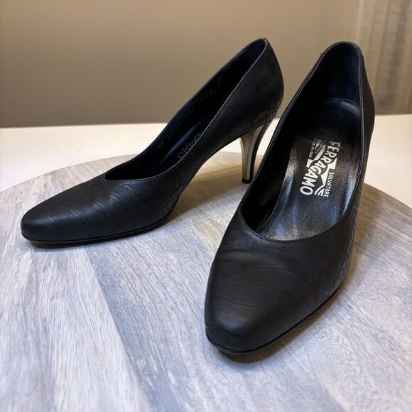 Salvatore Ferragamo Classic Black Leather Croc-Embossed Pumps Heels US Size‎ 8 - Picture 3 of 10